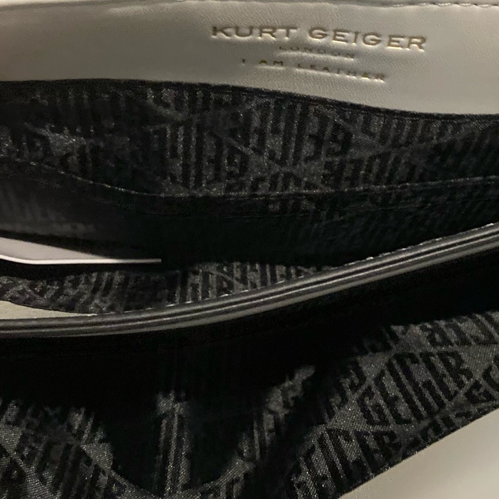 🚫SOLD🚫 Kurt Geiger XL Metallic Rainbow Stripe Leather Kensington Shoulder Bag - Picture 9 of 10